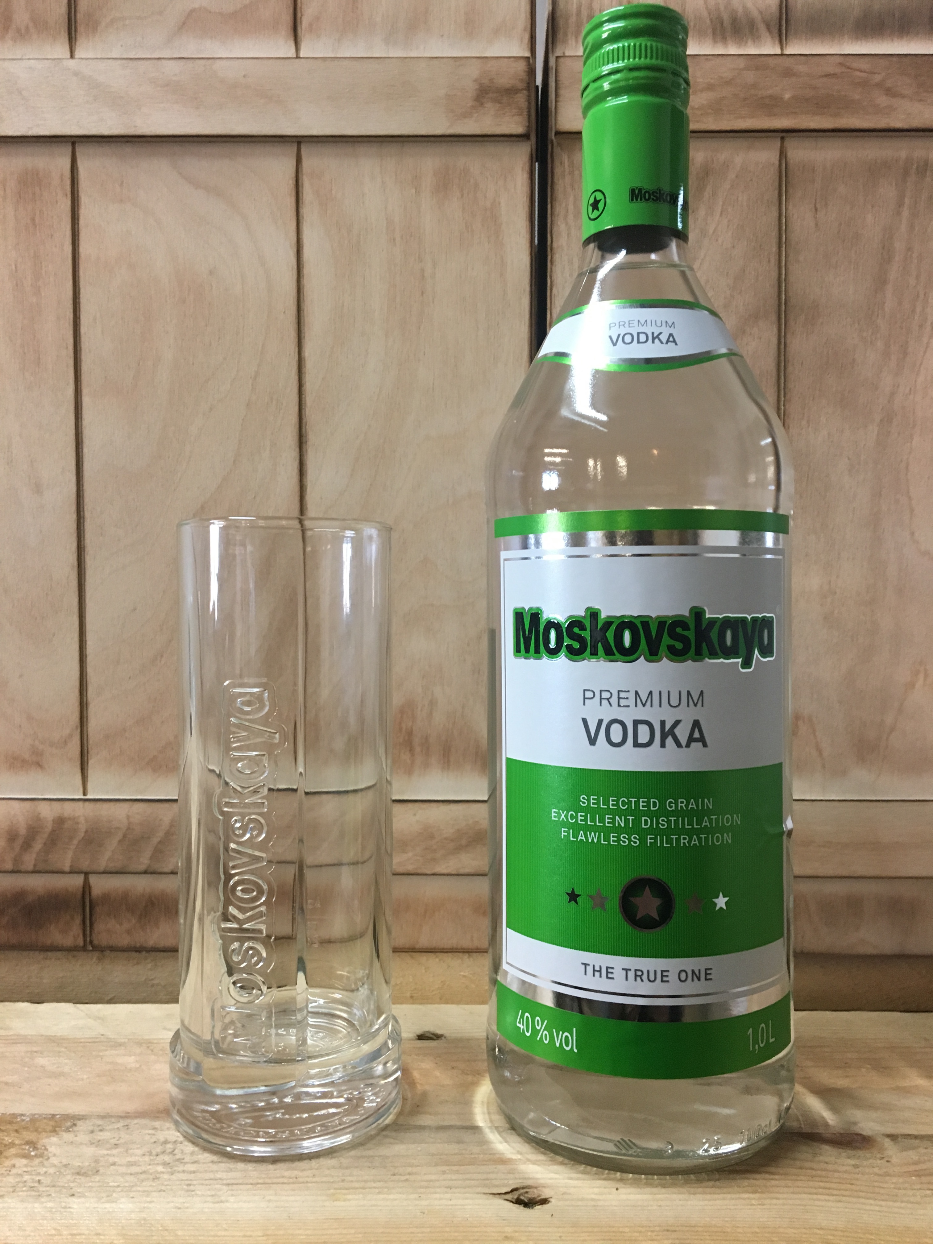 Set: Moskovskaya Vodka + Glas