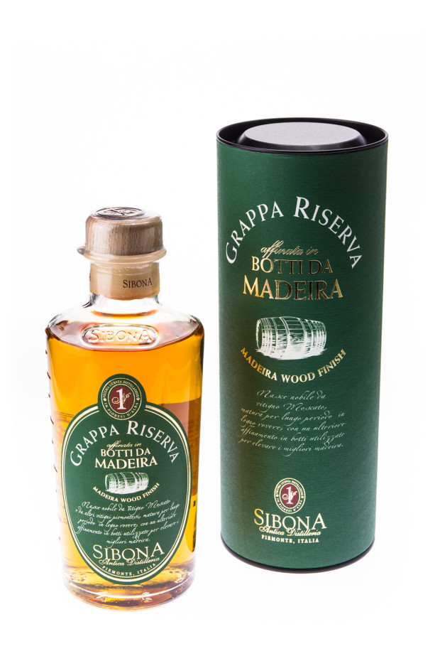 Sibona_Grappa_Aged_in_Madeira_Wood